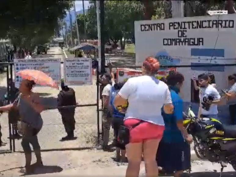 Las primeras imágenes que deja incendio tras amotinamiento en Centro Penal de Comayagua