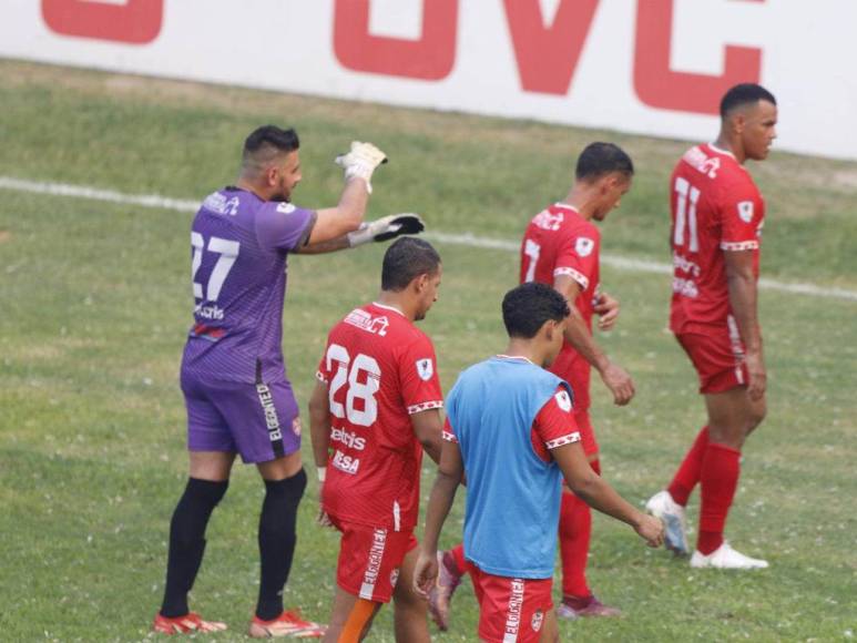 Caras largas y decepción en Honduras Progreso y Real Sociedad tras forzar final por el “no descenso”