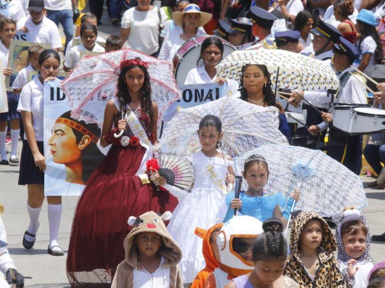 San Pedro Sula celebra con ritmo y color: estudiantes rinden honor a la patria