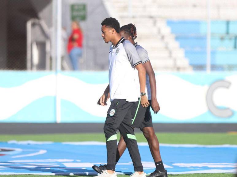 Bellas chicas roban miradas en el clásico Olimpia- Marathón en el Nacional