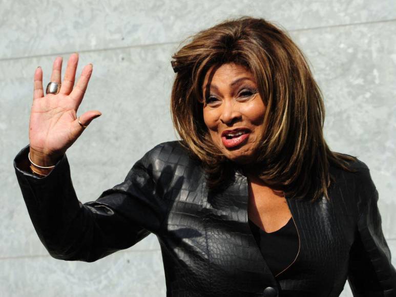 Tina Turner: Una leyenda de la música que trascendió barreras y cautivó al mundo