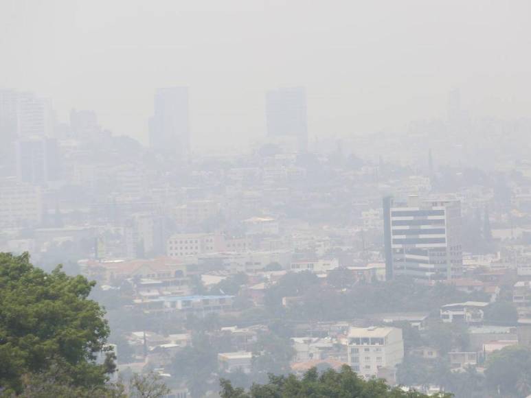 Capa de humo causa aumento de pacientes con problemas respiratorios en la capital