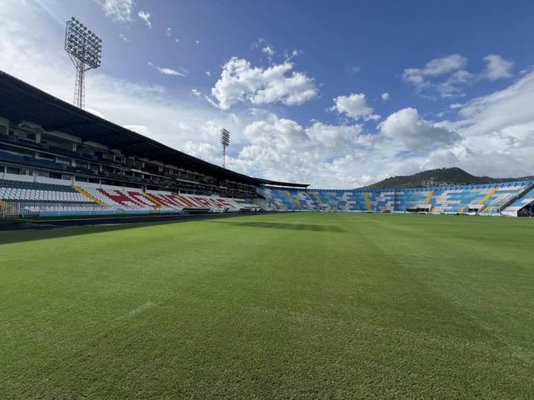 Estadio Nacional Chelato Uclés sigue recibiendo mejoras y así luce su nueva gradería