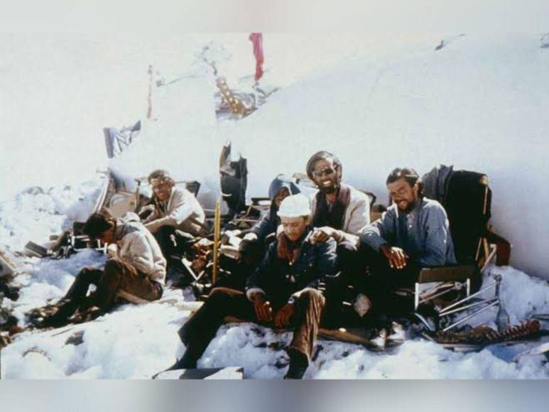 La sociedad de la nieve: fotos reales y adaptaciones del accidente en 1972