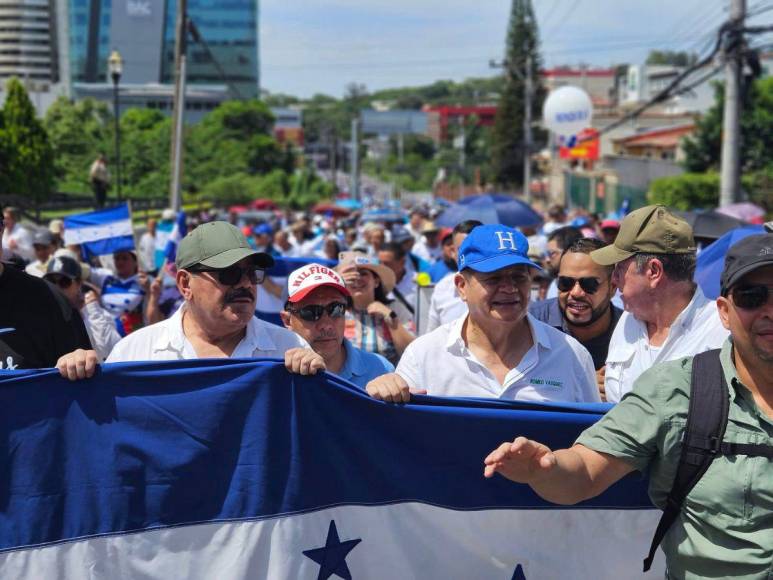 Personalidades políticas que marcharon con el Bloque de Oposición Ciudadana