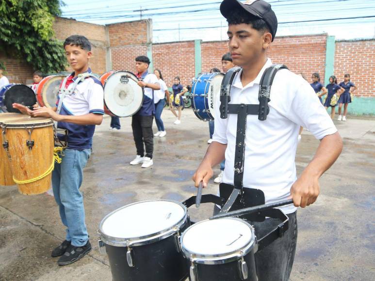 Entrega y pasión por la música: banda del Milla Selva busca brillar en los desfiles