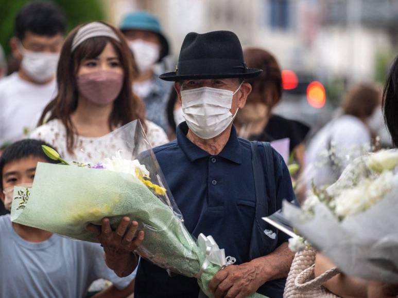 Fotos: lágrimas y luto en Japón tras el asesinato del primer ministro Shinzo Abe