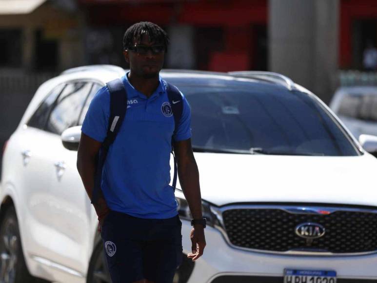 Bienvenida a Rodrigo Auzmendi y la salida para el Motagua vs Victoria