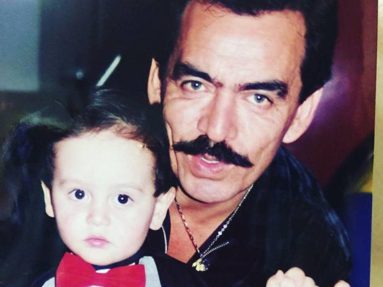 Una maldición persigue a los hijos varones de Joan Sebastian, según Mhoni Vidente