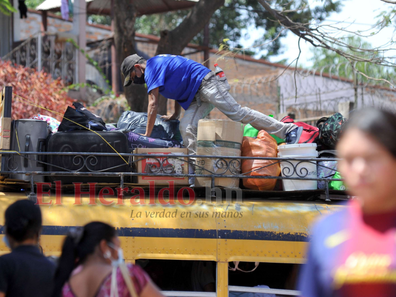 Abarrotadas las terminales de buses en la capital tras asueto por Semana Santa