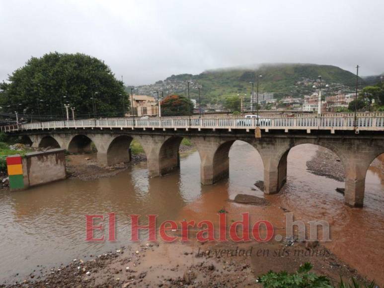 Temor e incertidumbre en la capital ante amenaza de huracán Julia (FOTOS)