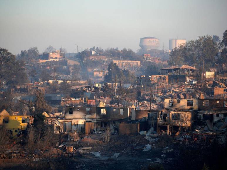 Imágenes del caos infernal que causó incendio forestal en Chile