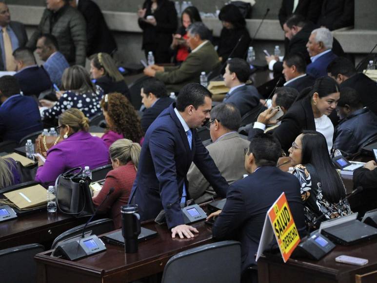 Juramentación, risas y selfies: ambiente en Congreso Nacional