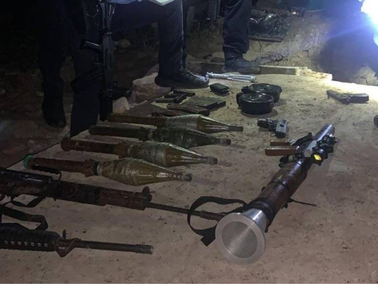 Lanzacohetes ruso y varios fusiles: las armas de guerra de la Pandilla 18 desenterradas en Ciudad España