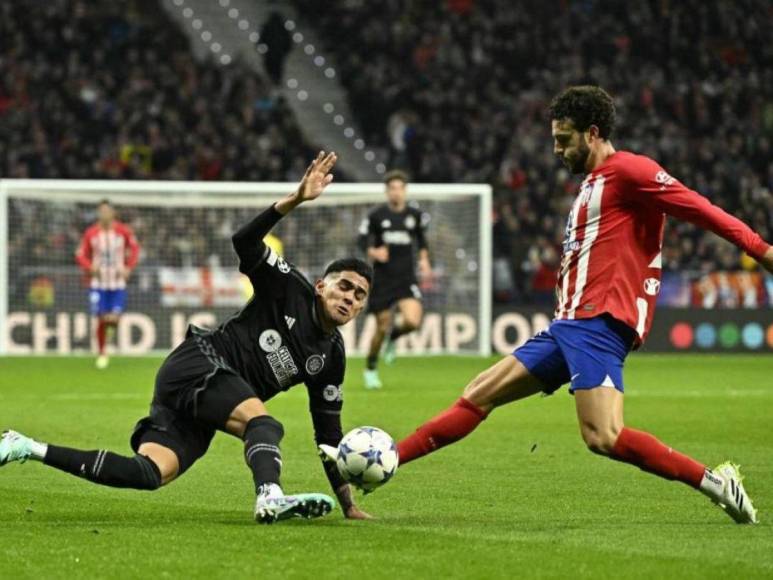 Luis Palma abatido tras la goleada del Atlético Madrid 6-0 al Celtic