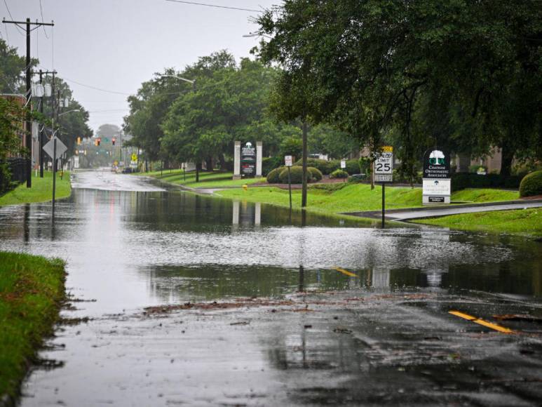 Imágenes del paso de la tormenta tropical Debby en el sureste de EUA