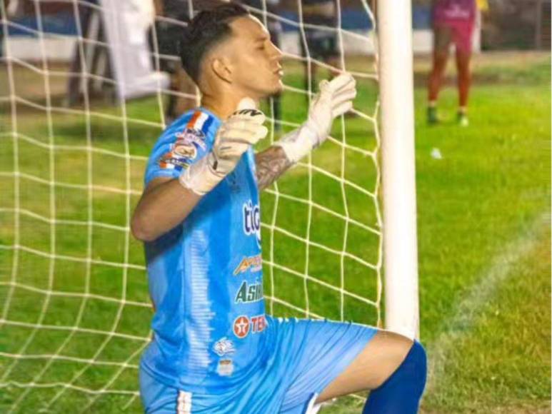 Jugador de Honduras es acusado de amaño de partidos y su equipo le rescinde contrato