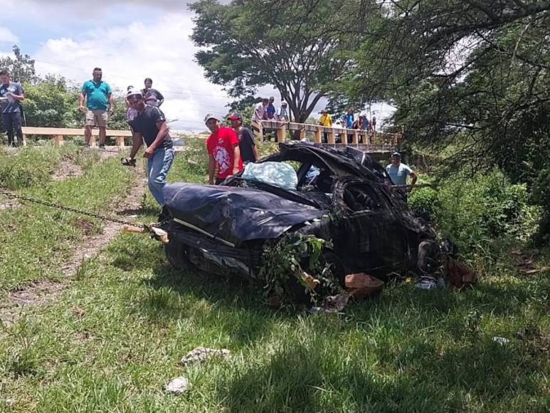 Las imágenes del aparatoso accidente que dejó dos personas muertas en Talanga