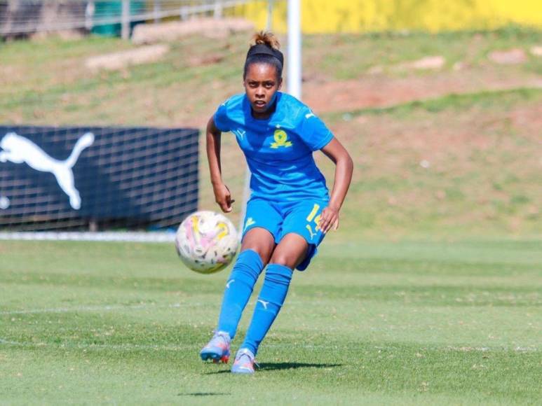 ¿Hija perdida? Así es Miche Minnies, la futbolista sudafricana que sorprende por su increíble parecido con Ronaldinho