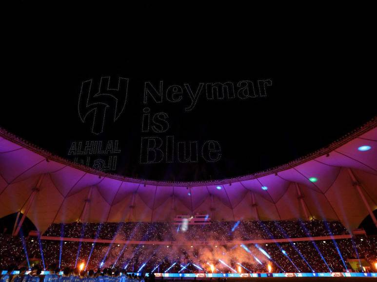 Hologramas y juegos de luces: la futurista presentación de Neymar en Arabia Saudita