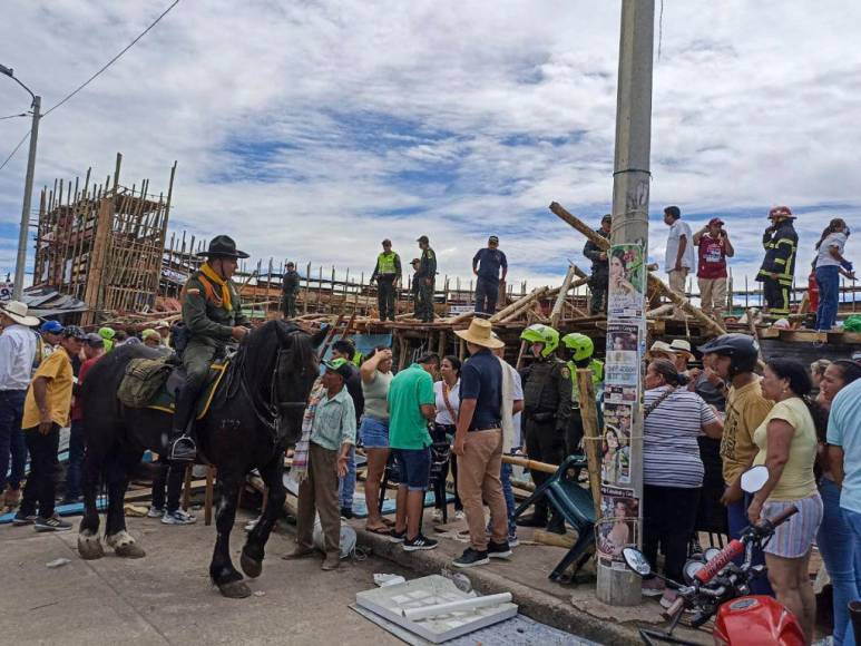 Pánico, muertos y heridos: Así fue el desplome de gradería en corrida de toros en Colombia