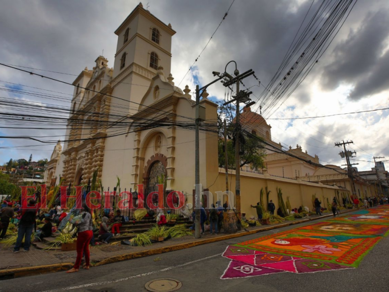 Renovación de la fe: católicos celebran el Domingo de Ramos en la capital