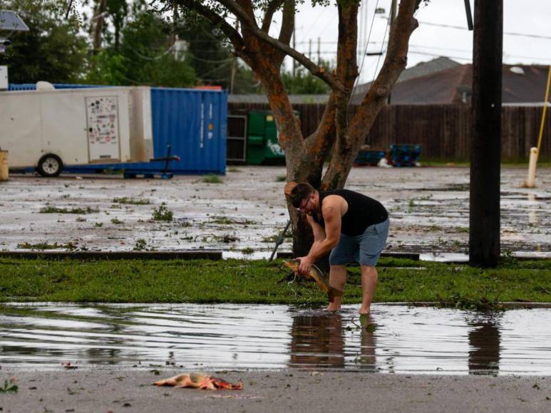 Fuertes inundaciones dejó Francine tras su paso por Luisiana, Estados Unidos