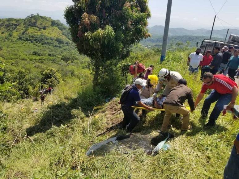 Lo que se sabe del fatal accidente que dejó dos muertos y casi una veintena de heridos en La Paz