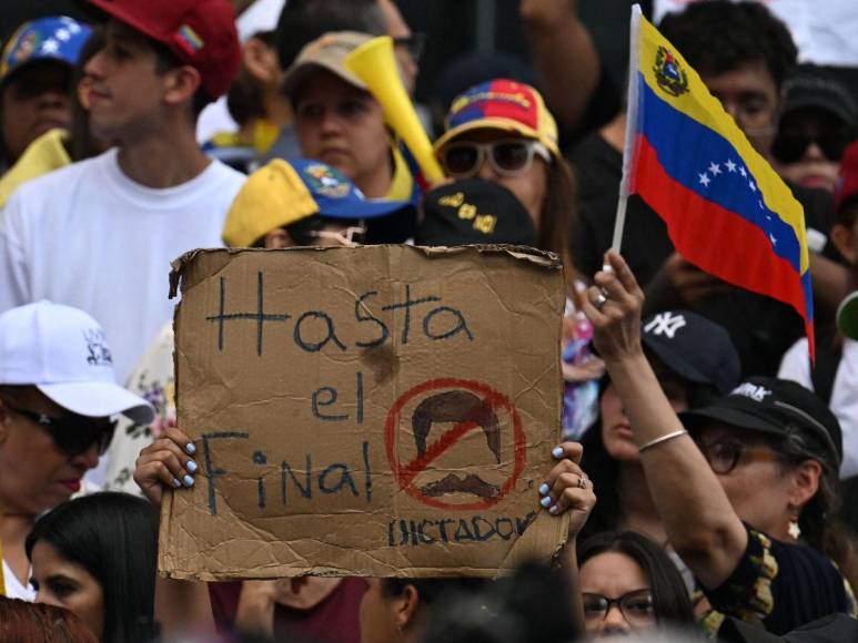 Oposición venezolana mantiene protestas, a pesar de las amenazas de cárcel de Maduro