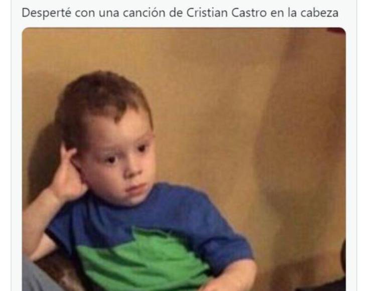 Los memes que provocó Cristian Castro al quitarse la ropa durante un concierto