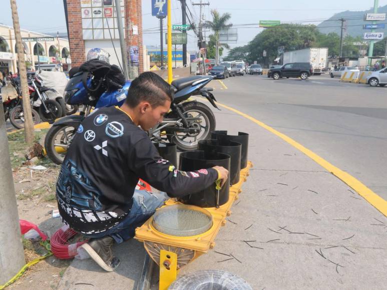 Instalan semáforo para que buses ingresen al mercado Perisur