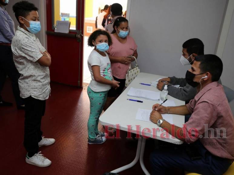 Población infantil acude a jornada de vacunación contra el covid-19 en Tegucigalpa (Fotos)