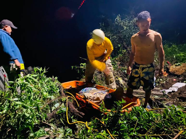 Las imágenes del accidente de un bus lleno de migrantes en Copán; hay 4 muertos