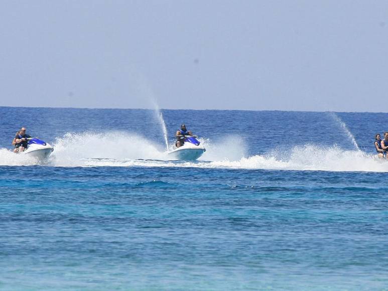 Aguas cristalinas, corales y belleza natural: así es Roatán, uno de los mejores destinos de 2023