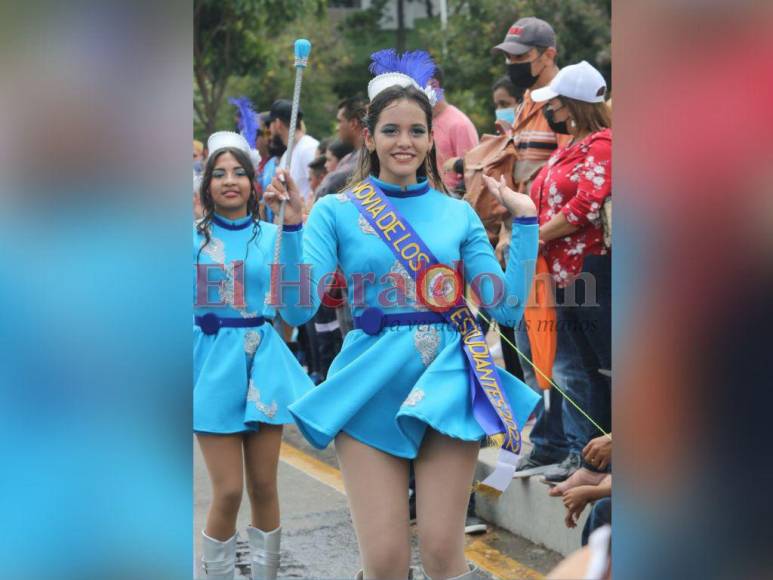 Las palillonas más bellas de los desfiles patrios este 2022 en Honduras