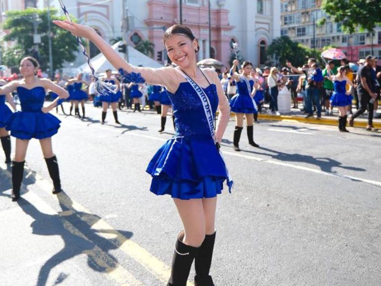 Las palillonas con las más bellas sonrisas durante los desfiles patrios