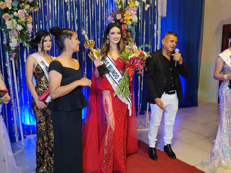 Digna Mejía, candidata con discapacidad auditiva, se corona reina de la Feria Agostina de Santa Rosa de Copán 2023