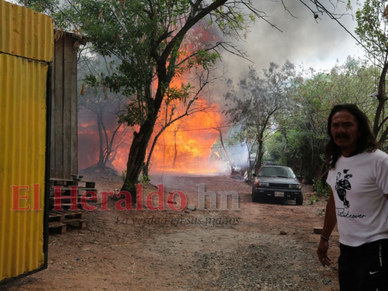 Las impactantes imágenes que dejó incendio de vivienda en Tegucigalpa