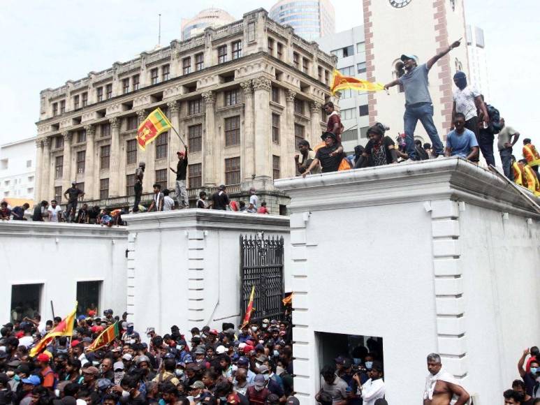 Así fue la irrupción de manifestantes en casa del presidente de Sri Lanka (Fotos)