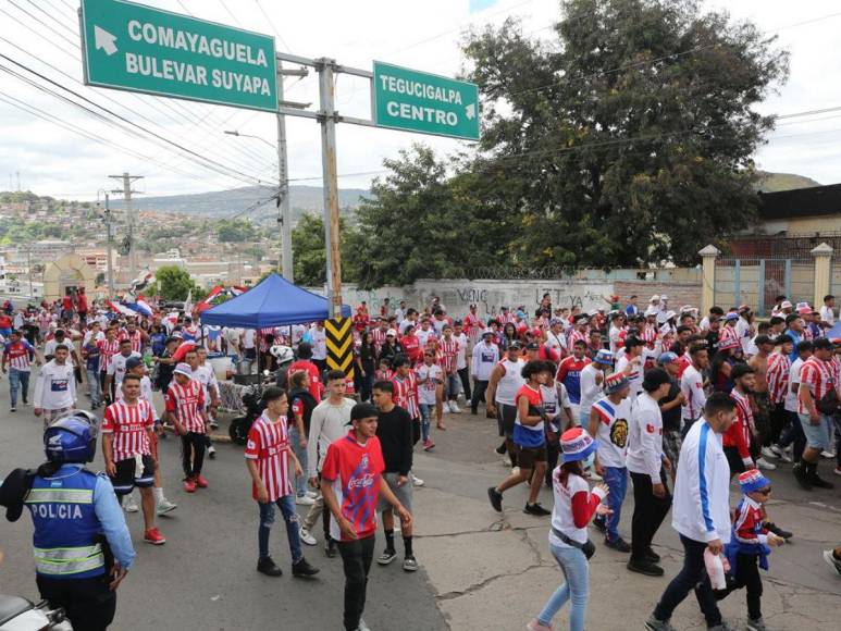 De rojo, blanco y azul se viste el Chelato Uclés para el duelo Olimpia vs Génesis