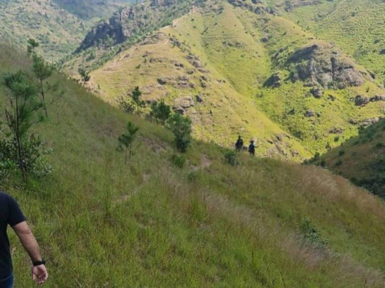 Seis cuerpos fueron rescatados de cueva en Villa Nueva, dos enteros y cuatro desmembrados