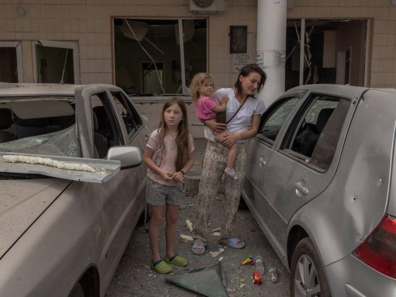 Las fotos más impactantes del bombardeo ruso al Hospital de niños en Kiev, Ucrania