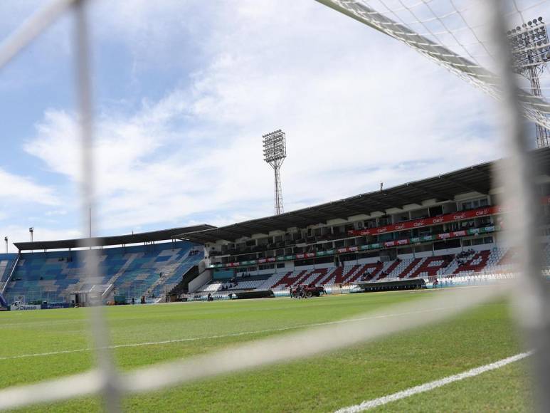 Engalanan el “Chelato” Uclés para el duelo Honduras-México