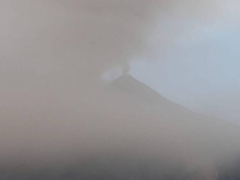 Nubes de alta temperatura y cenizas dispersas: Efectos de la erupción del volcán de Fuego en Guatemala