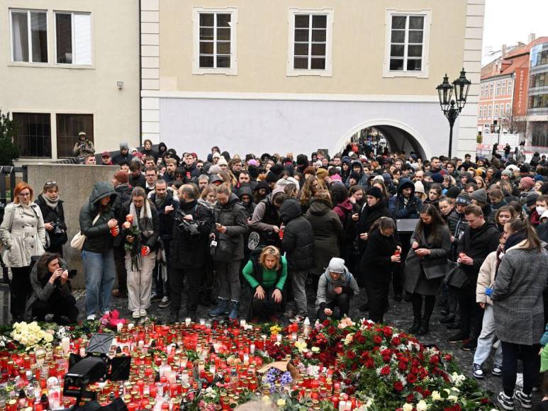 Mató a su padre, fue a la universidad y asesinó a 13 personas en Praga