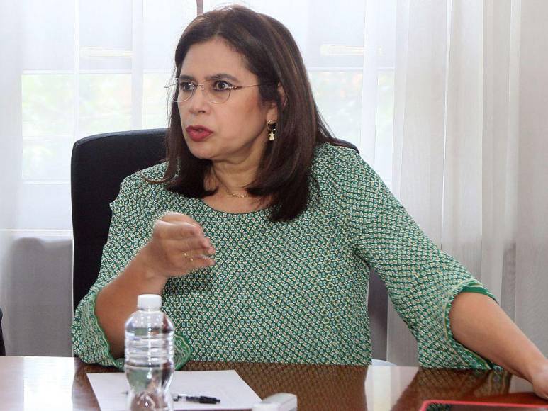 Funcionarios e instituciones públicas que se han recetado aumentos salariales en el gobierno de Xiomara Castro