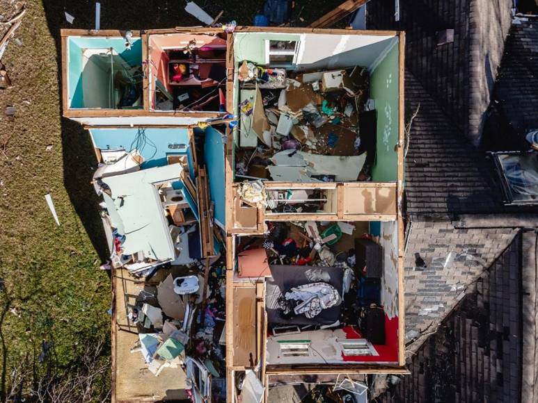 Destrozos que dejó un violento tornado en Tennessee; hay seis muertos