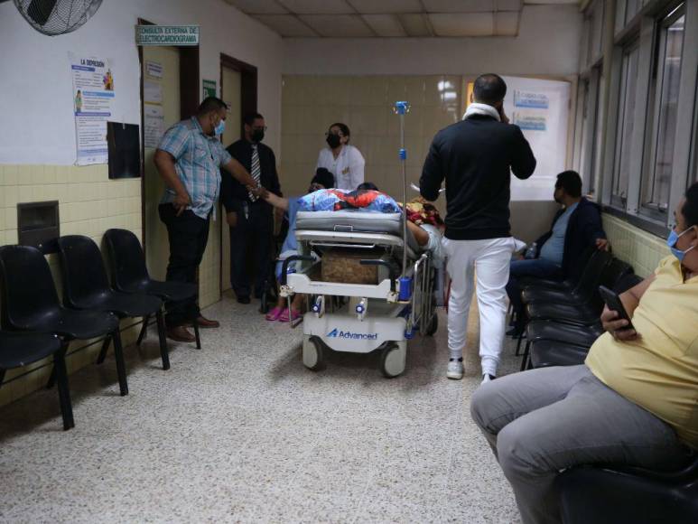 Un accidente de tránsito y 18 días hospitalizado: ¿qué se sabe del joven que murió esperando una cirugía en el Hospital Escuela?