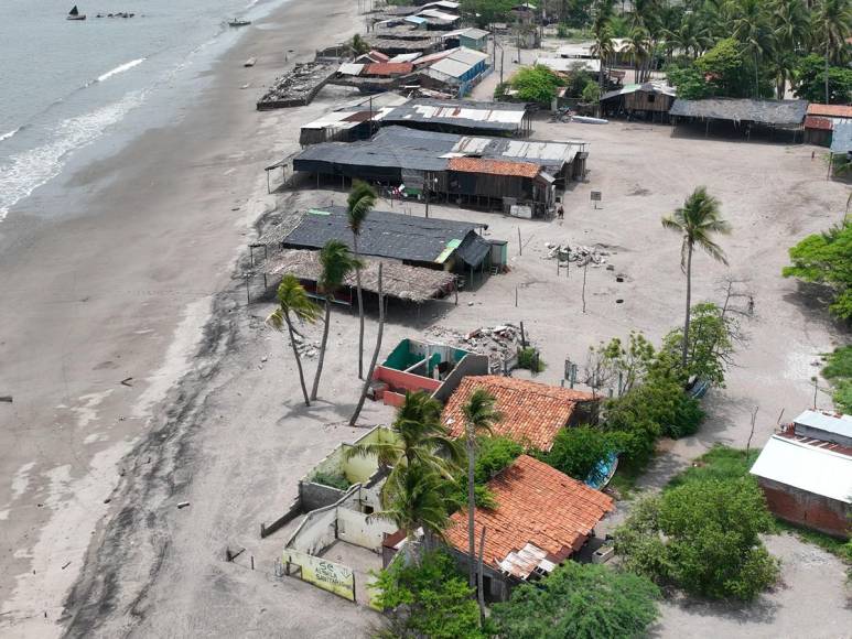 Así se ve desde el cielo cómo el mar se traga comunidades enteras en el sur de Honduras