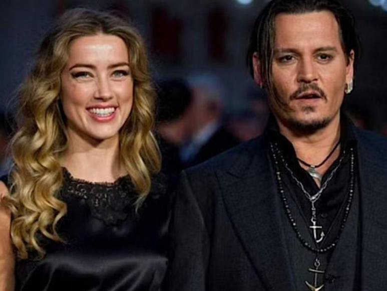 Tocando la guitarra y cantando clásicos de rock: Así espera Johnny Depp la sentencia del juicio contra Amber Heard